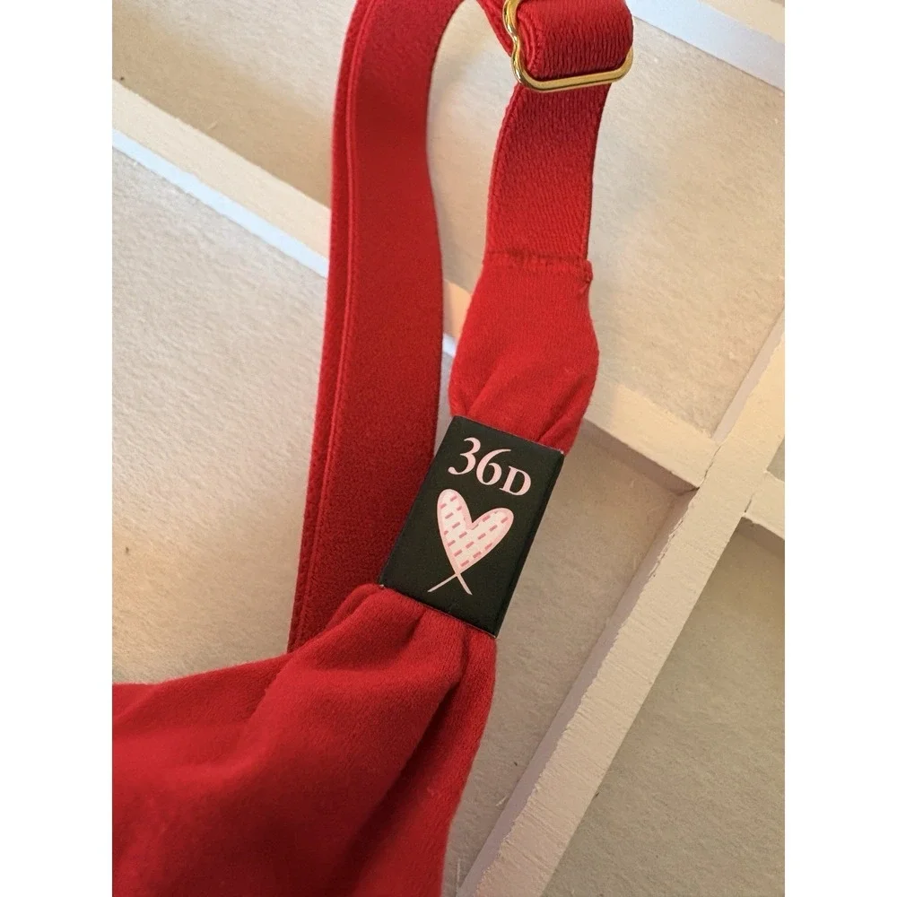 NWT Victoria's Secret Incredible Unlined Plunge Bra Lipstick Red 36D $39.50